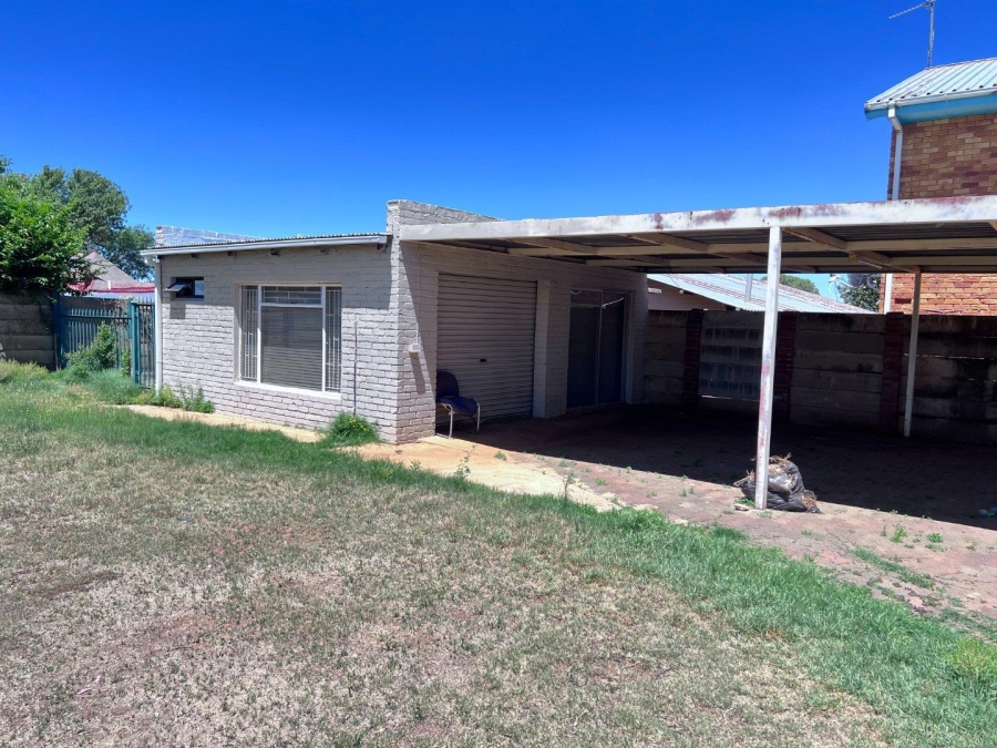 To Let 3 Bedroom Property for Rent in Uitsig Free State